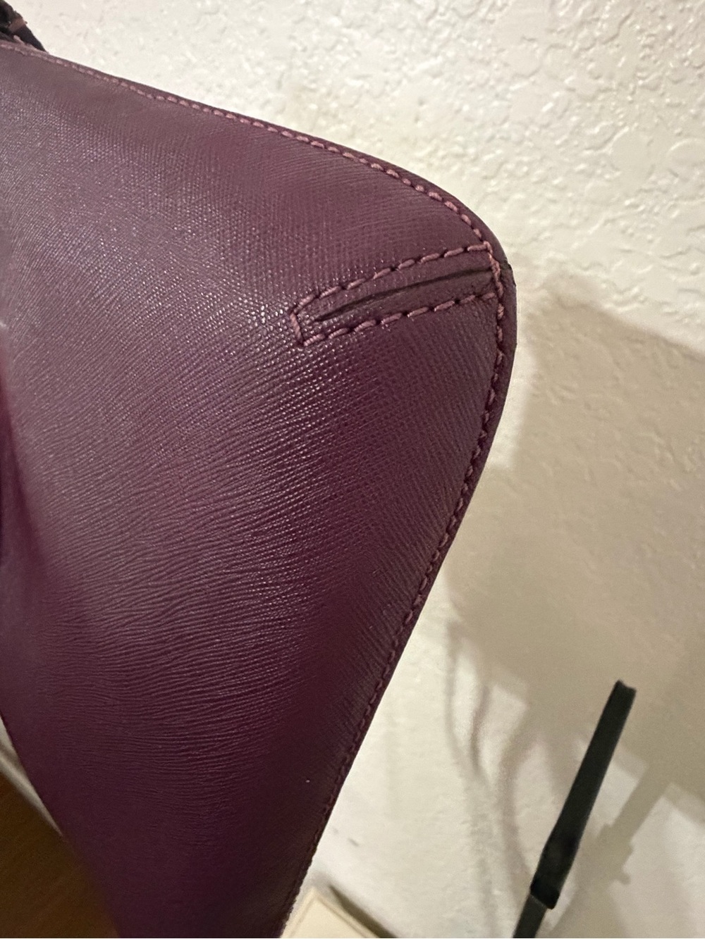 kate spade plum crossbody bag with gold logo - Picture 5 of 6